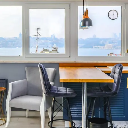 Vibrant Flat 500 M To Uskudar Ferry Station Apartment Istanbul