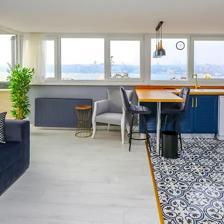 Vibrant Flat 500 M To Uskudar Ferry Station Apartment *
