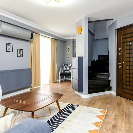 Vibrant Flat 500 M To Uskudar Ferry Station Apartment *