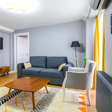 Apartment Vibrant Flat 500 M To Uskudar Ferry Station