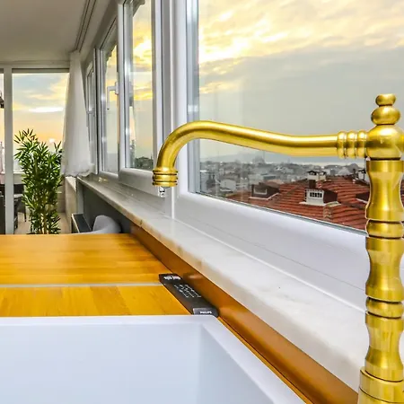 Vibrant Flat 500 M To Uskudar Ferry Station Apartment *