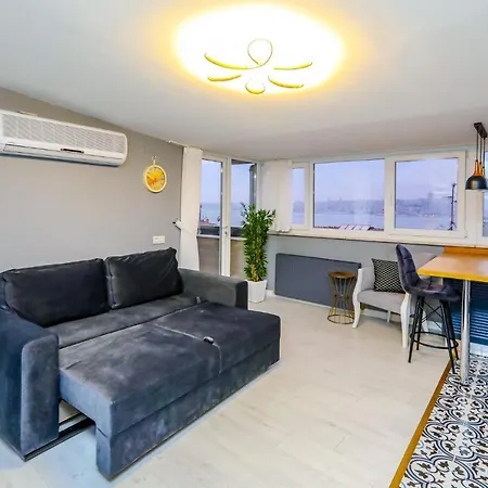 Vibrant Flat 500 M To Uskudar Ferry Station Apartment *